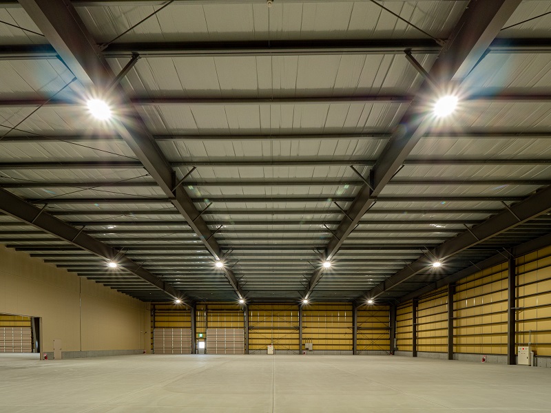 短納期・高品質で大空間な倉庫